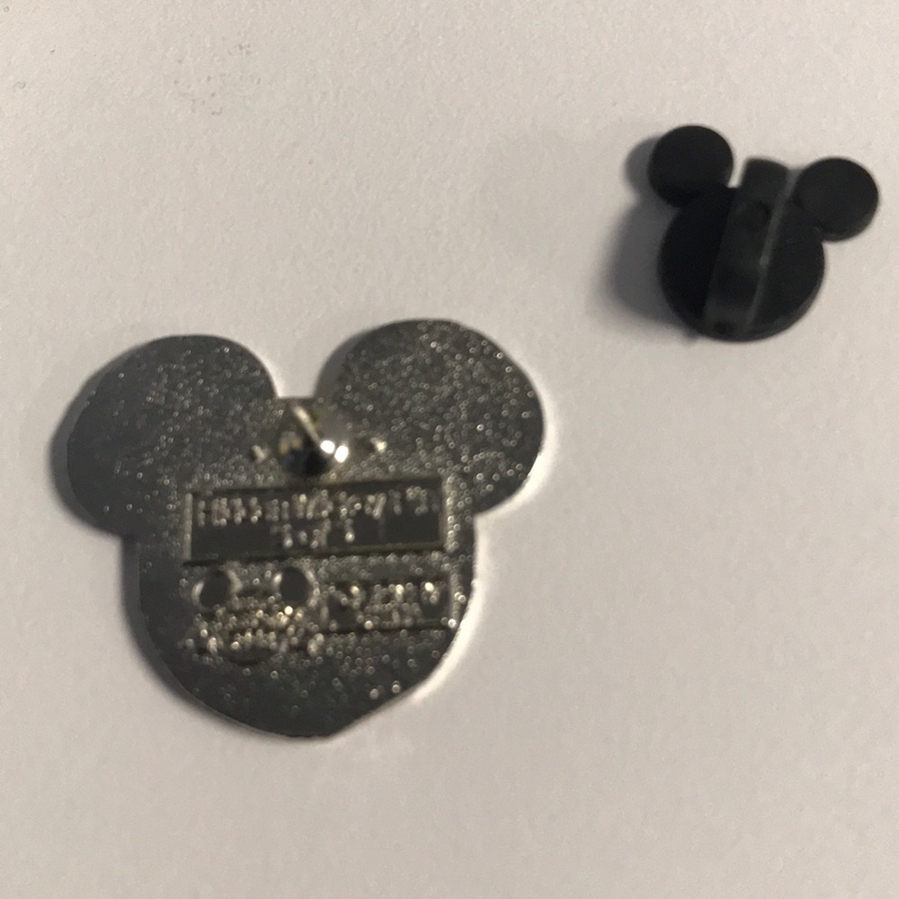Disney Trading Pin - Hidden Mickey Series 5 of 5 - Picture 2 of 2